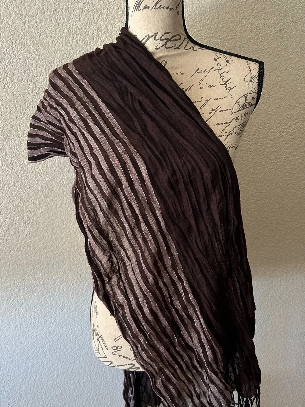 Women’s plum brown pleated Scarf